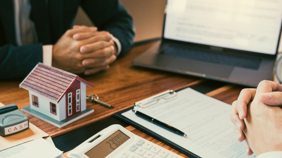 How to Choose Bridging Loan Lenders UK — What to Look for Beyond the Rate
